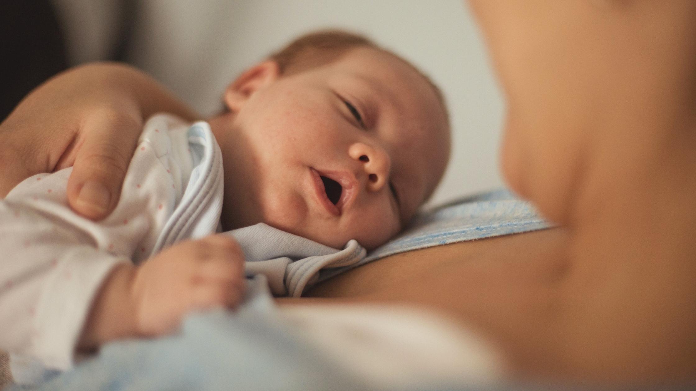 newborn getting sleep